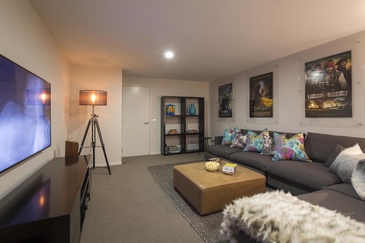 Lakefront Luxury By Amazing Accom Queenstown Buitenkant foto
