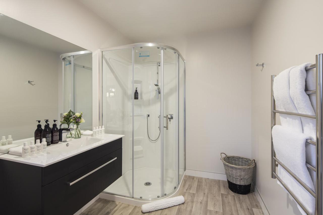 Lakefront Luxury By Amazing Accom Queenstown Buitenkant foto