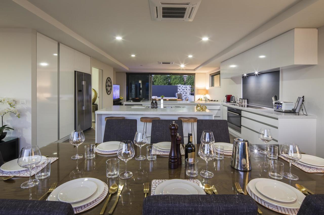 Lakefront Luxury By Amazing Accom Queenstown Buitenkant foto